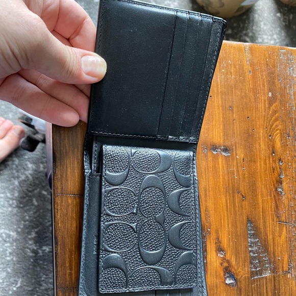 Men’s Coach wallet - Picture 2 of 3